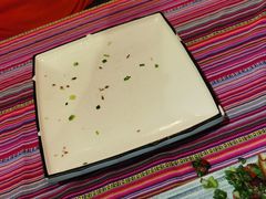 -香巴拉云南餐厅(华莱坞店)