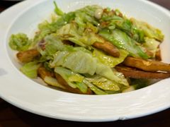 特色馕炒圆白菜-巴依老爷新疆美食(牡丹园店)