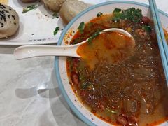 牛肉酸辣粉-小杨生煎(百联嘉定购物中心店)