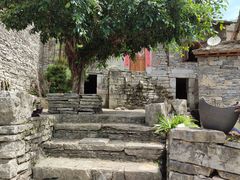 -高荡千年布依古寨旅游景区