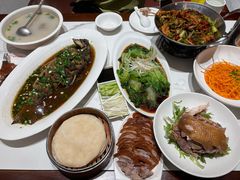 -梅利汴京烤鸭•开封豫菜地标店(东大街店)