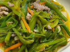-头上红煨盐鸡·非遗院子餐厅