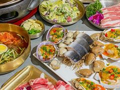 -围炉肉舍•炭烤活鳗•丹东海鲜烤肉(步行街店)