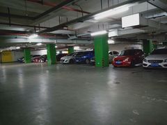 -丽丰购物中心·停车场