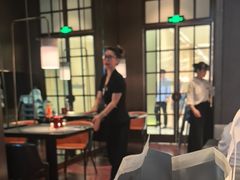 -蝴蝶里·粤菜·点心(滨江龙湖店)