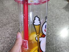 -蜜雪冰城(万达广场外B号门门口外集装箱店)