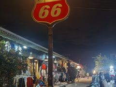 -席娜卡琳火车铁道夜市