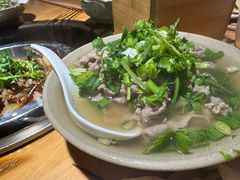 -大众跷脚牛肉馆·非遗传承单位(峨眉山店)