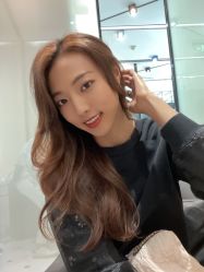 -HAIR CORNER