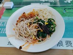 牛肉热拌面-首都师范大学-本部食堂