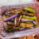 饭看着大盒但是薄薄一层而已