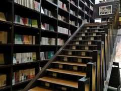 -钟书阁(松江泰晤士小镇店)