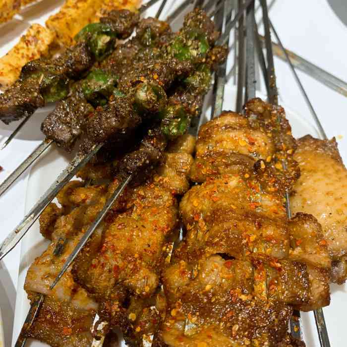 白氏兄弟烧烤(曲江店)