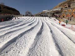 -采薇庄园四季滑雪场