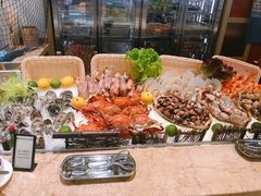 -大中华希尔顿酒店-念自助餐·嗨啤·小龙虾