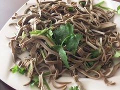 -溢心园香河肉饼总店