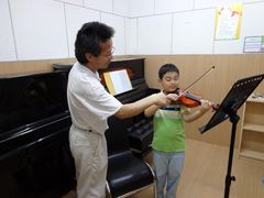 -柏斯音乐艺术中心·钢琴·吉他(上音店)