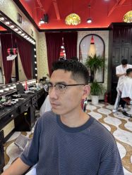 -东方先生国潮男士理发馆