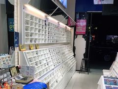-诺柯视眼镜-蔡司依视路官方工厂店(淞南一店)