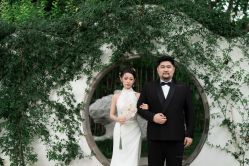 -雪中彩影婚纱摄影·微光艺术中心