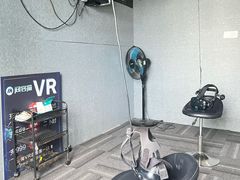 -VR 间客漫·PS电玩·虚拟现实包间游戏电竞(街道口店)