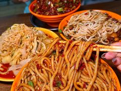 -玲玲米粉·新疆现炒米粉(大十字总店)