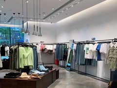 -URBAN REVIVO(上海中庚漫游城店)