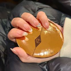 -悦指间美甲美睫