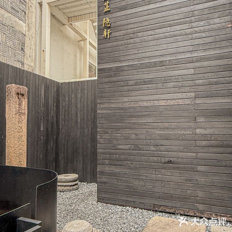 藏在河坊街深处🉐西湖边的王思聪同款私宴