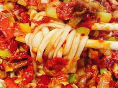 -歹歹的加个面过油肉拌面