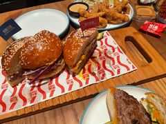 忧郁汉堡-悠航SLOWBOAT(三里屯店)