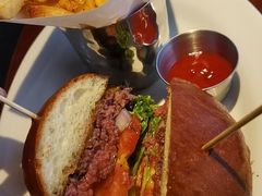 大佬汉堡-Chili's Cafe&Bar奇利斯(滨江店)
