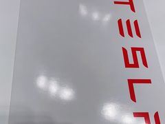 -TESLA 特斯拉(上海太古汇体验店)