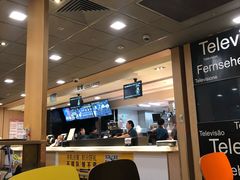 大堂-麦当劳(萧山国际机场T3航站楼店)
