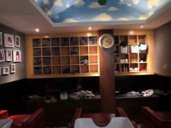 -PE SALON
