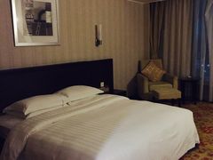 大床房-珠海怡景湾大酒店