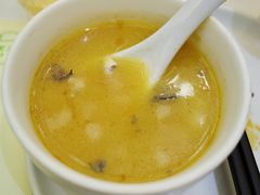 元气黑枣山药煲乌鸡汤-汤城小厨•粤菜•靓汤(金宝街店)