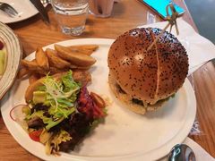 招牌牛肉汉堡-UPPER KITCHEN(延安路店)