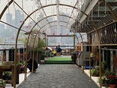 -冰冰龙虾·江湖菜·花园江景餐厅