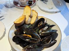 -LESCEDARS Brasserie Bistro香柏树