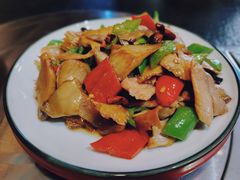 雪林芝菌煸藏香猪肉-大理董·董家小厨野生菌火锅(古城旗舰店)