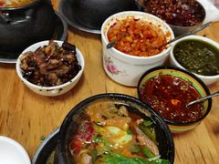 -李记特色罐罐米线(重庆中环大厦店)