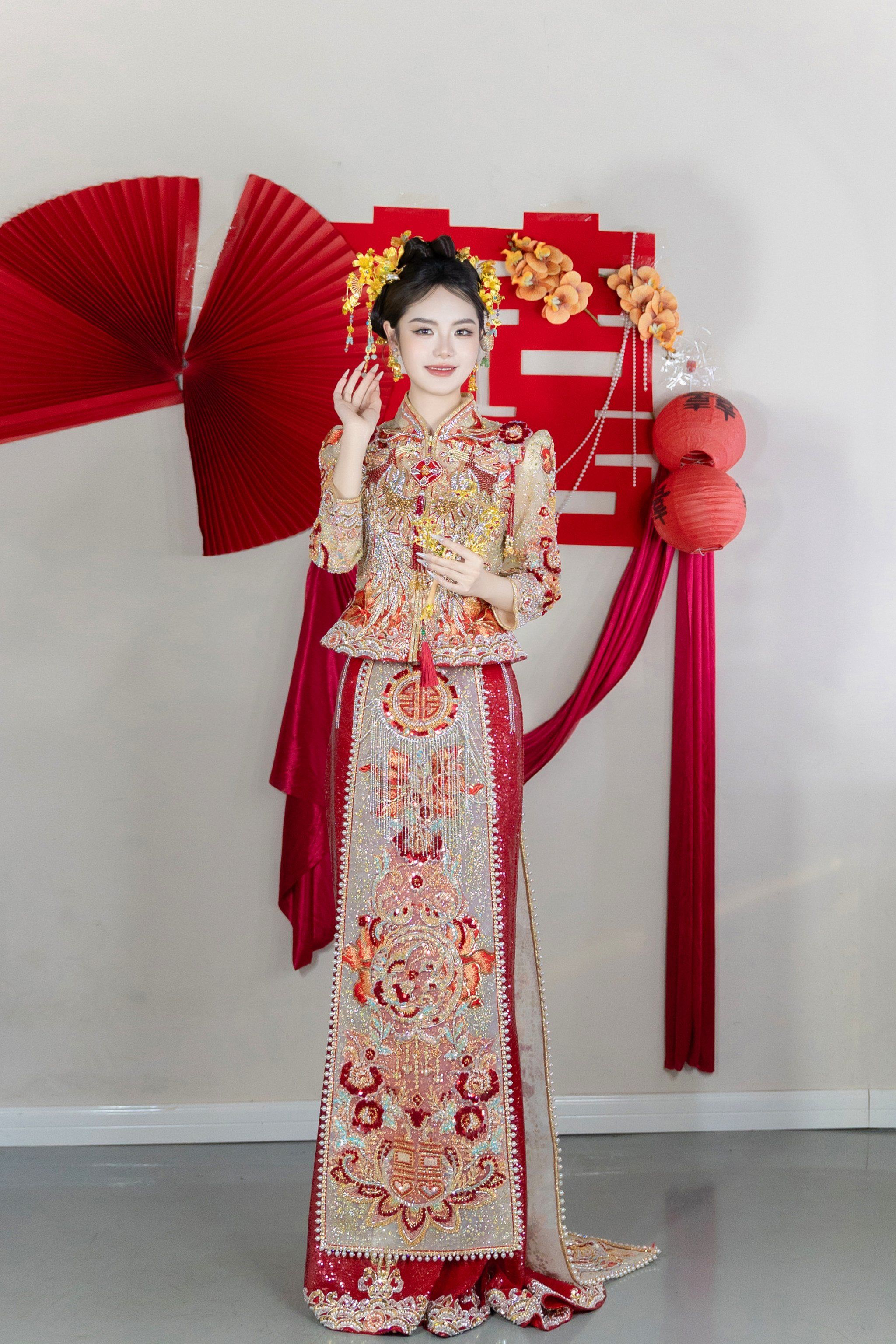 红色秀禾服真的太出片啦🔥富贵迷人眼