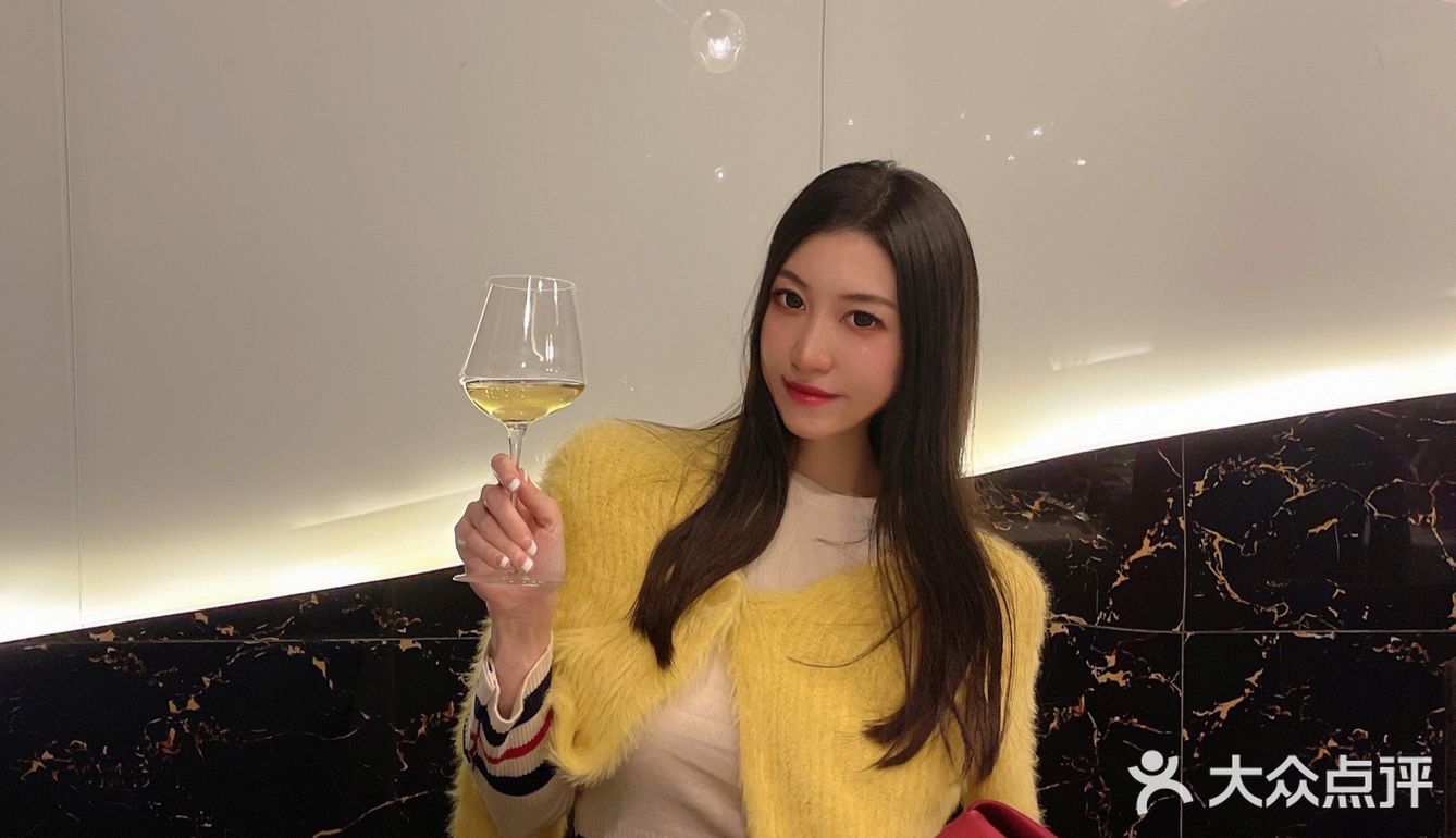 周末跟几个姐妹在这里小聚 低调奢华的装修风格