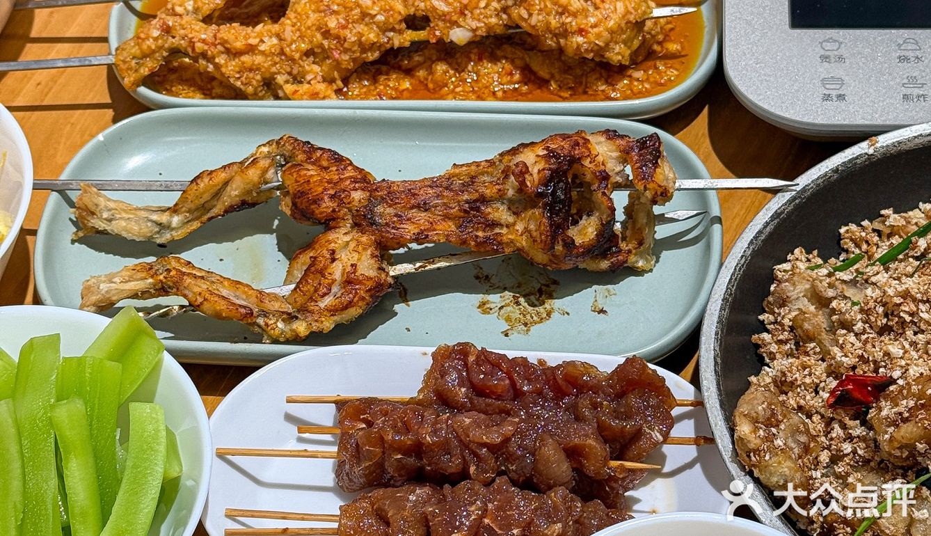 今天吃避风塘牛蛙 一整个外酥里嫩 简直太够味了