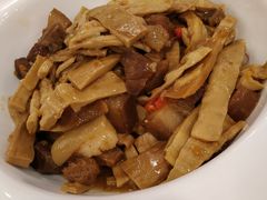 笋干焖红烧肉-白云湖畔酒店-湖畔餐厅
