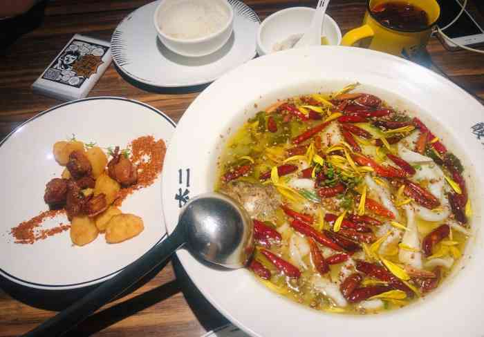 太二酸菜鱼(海口友谊广场店)-"出差到海南特地去小吃街逛逛 没发现有