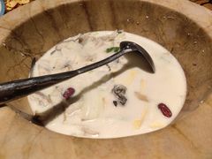 -滇香肴·云南菜蒸汽石锅鱼(云南北路店)
