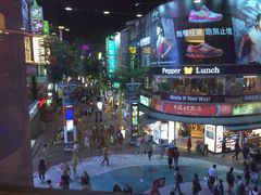 -六合夜市
