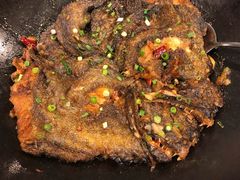 锅烧深海碟鱼头-大份-开海·红岛海鲜虾水饺(石老人店)